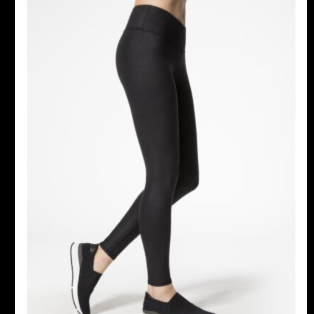 Alo Yoga Airbrush Black Leggings full length